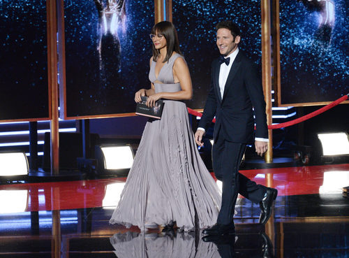 Rashida Jones y Mark Feuerstein en los Emmy 2017