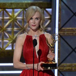 Nicole Kidman recoge su premio en los Emmy 2017