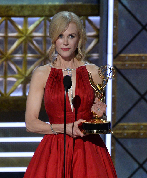 Nicole Kidman recoge su premio en los Emmy 2017