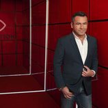 Jorge Javier Vázquez junto al logo de 'GH Revolution'