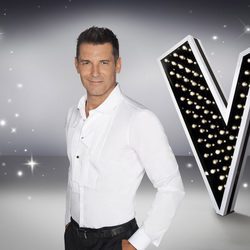 Pose de Jesús Vázquez, presentador de 'La Voz 5'