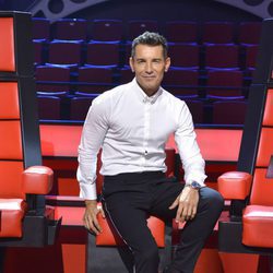 Pose de Jesús Vázquez en el plató de 'La Voz 5'