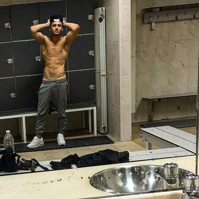 Rubén Valle ('GH Revolution') posa marcando cuerpo en el gimnasio
