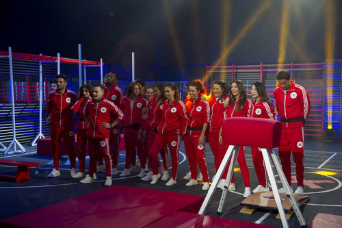 Los concursantes de 'GH Revolution' en la prueba semanal durante la segunda gala