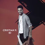 Cristian Fernández posa con la bandera de 'GH Revolution'