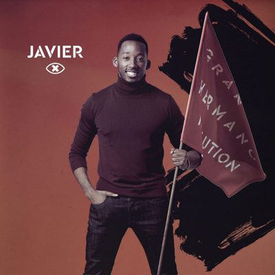 Javier Eneme posa con la bandera de 'GH Revolution'