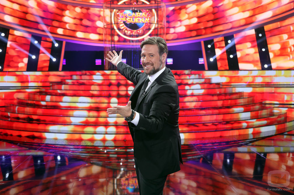 Carlos Latre, sonríe en la presentación de 'Tu cara me suena 6'