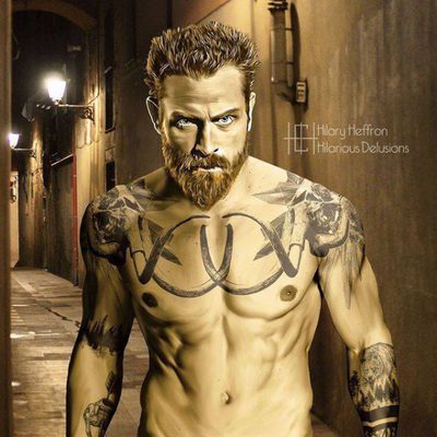 Tormund Matagigantes ('Juego de Tronos') tatuado en una solitaria calle
