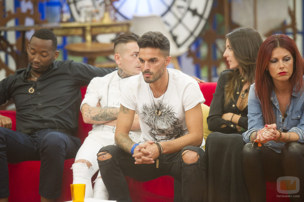 Cristian Fernández, en un tenso momento durante la cuarta gala de 'GH Revolution'
