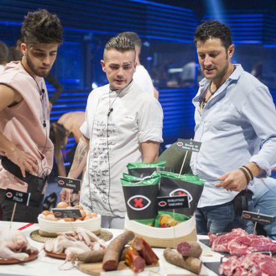Rubén, Carlos y MIguel decidiendo qué recompensa coger en 'GH Revolution'