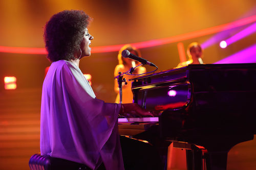 Pepa Aniorte imita a Roberta Flack con "Killing me softly" en 'Tu cara me suena'