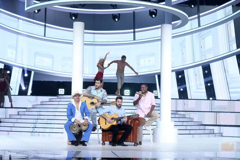 David Amor interpreta a Melendi con "Desde que estamos juntos" en 'Tu cara me suena'
