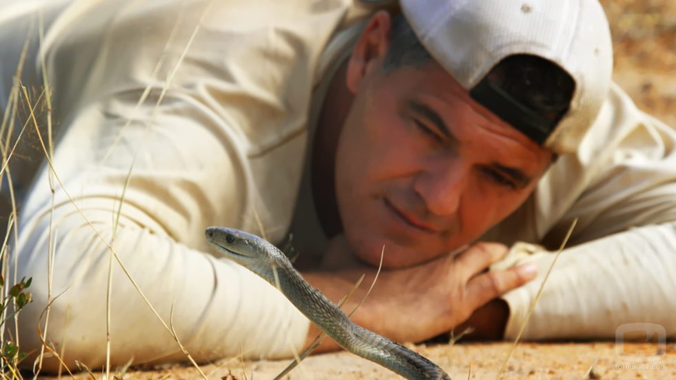 Frank Cuesta muy cerca de la mamba negra