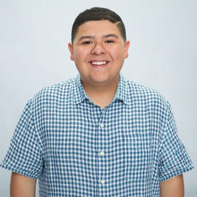 Rico Rodríguez, protagonista de 'Modern Family', posando para la promoción de la novena temporada