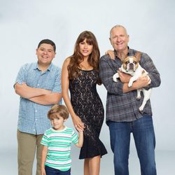La familia Pritchett de 'Modern Family', posando para la promoción de la novena temporada