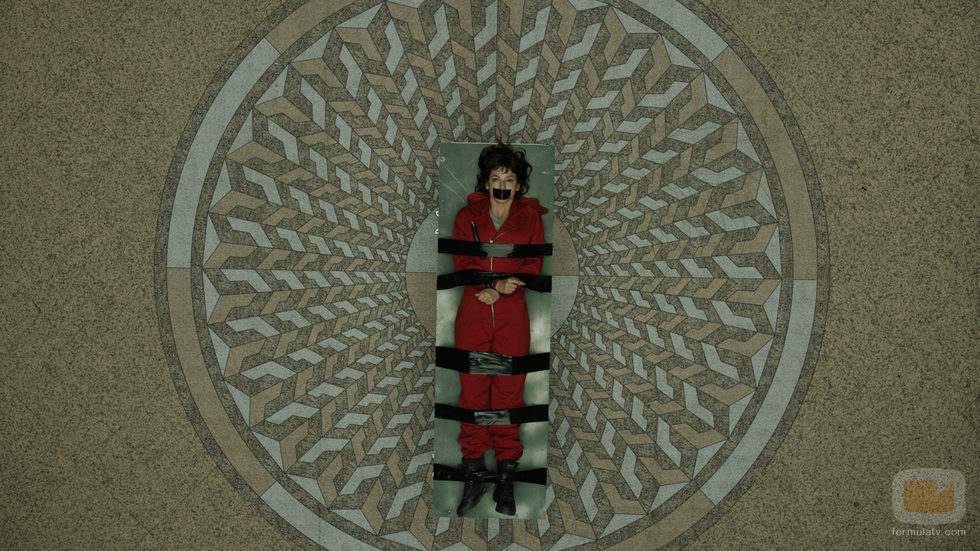 Tokio amordazada en una camilla en el 1x10 de 'La Casa de Papel'