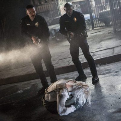 Los dos agentes de policía encuentran a la elfa en "Bright"