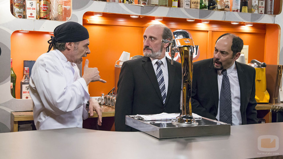Coque es el chef del restaurante de Enrique y Antonio Recio en el capítulo 10x03 de 'La que se avecina'