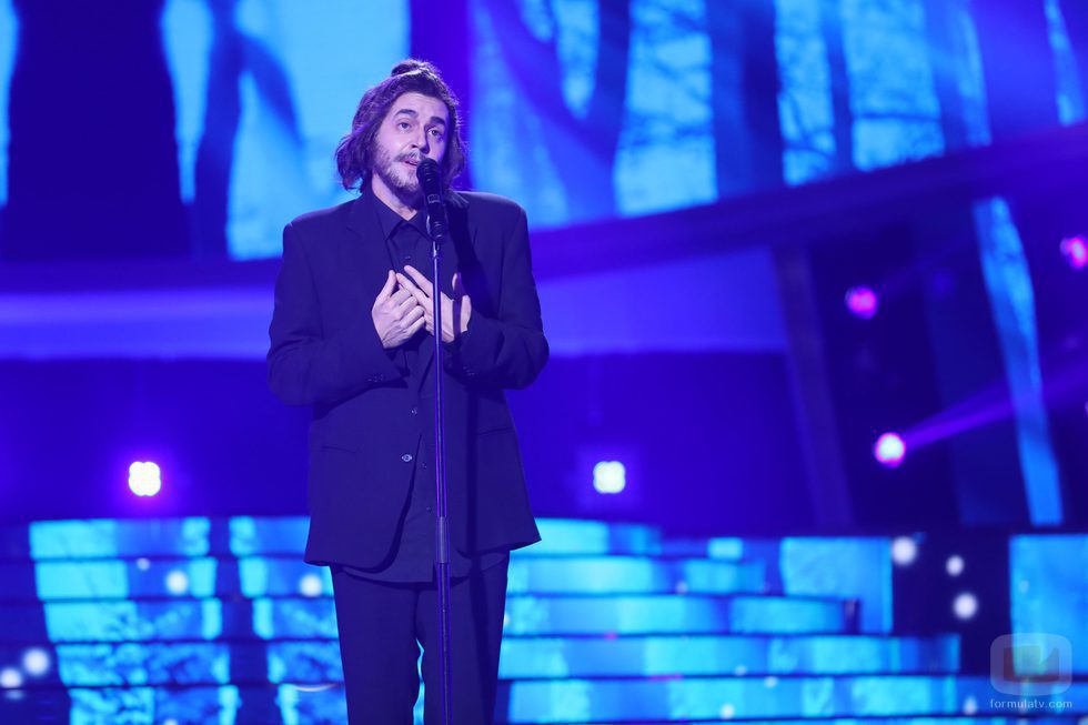 Miquel Fernández es Salvador Sobral en la gala 4 de 'Tu cara me suena 6'