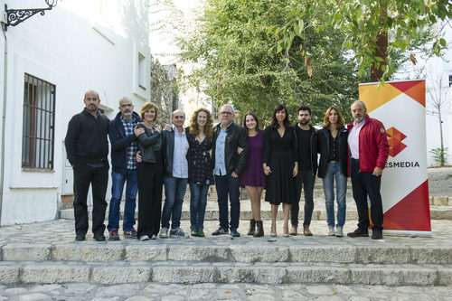 El reparto de 'Matadero', la nueva serie de Antena 3, posa ante los medios