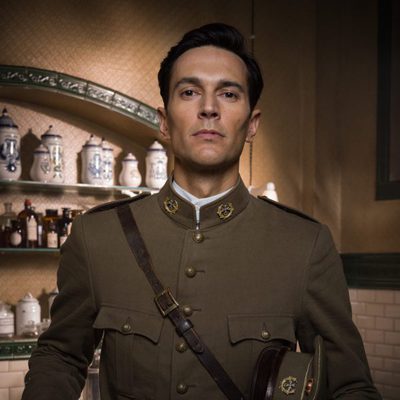 Cristóbal Suárez es Luis Garcés en 'Tiempos de guerra'