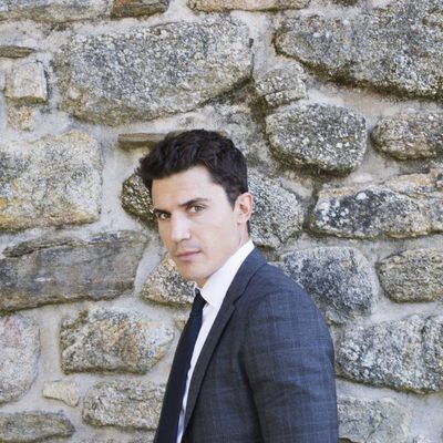 Álex González como Mario Mendoza en la serie 'Vivir sin permiso'