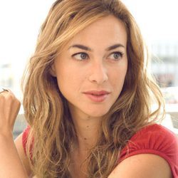 Marta Hazas  en la serie 'Generación DF' en Neox