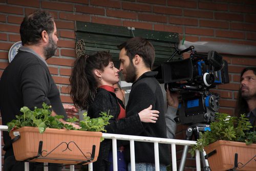 Elena Rivera y Ricardo Gómez en el rodaje de 'Cuéntame Cómo Pasó'