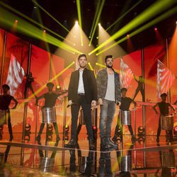 Roi Méndez y Ricky Merino cantan "Tu enemigo" en la gala 1 de 'OT 2017'