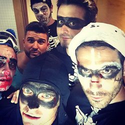 Miguel Ángel Silvestre y sus amigos celebran Halloween 2017