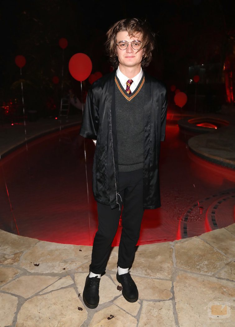 Joe Keery se disfraza en Halloween 2017