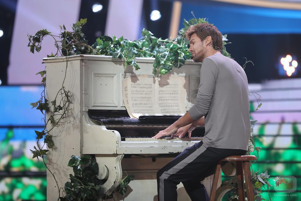 Fran Dieli es Pablo Alborán en la gala 6 de 'Tu cara me suena 6'