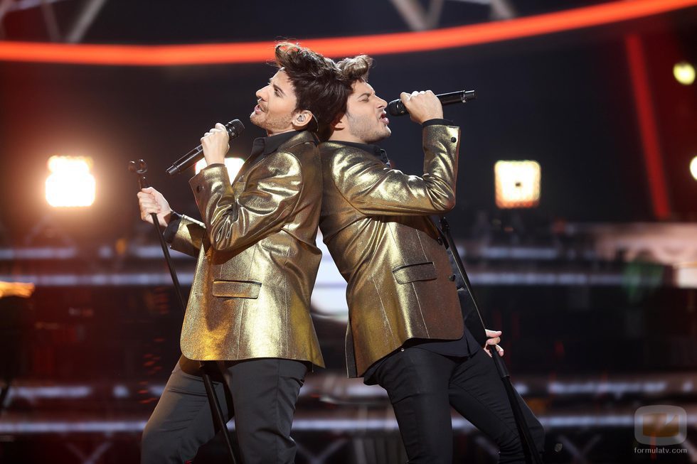 Diana Navarro es Blas Cantó en la gala 6 de 'Tu cara me suena 6'