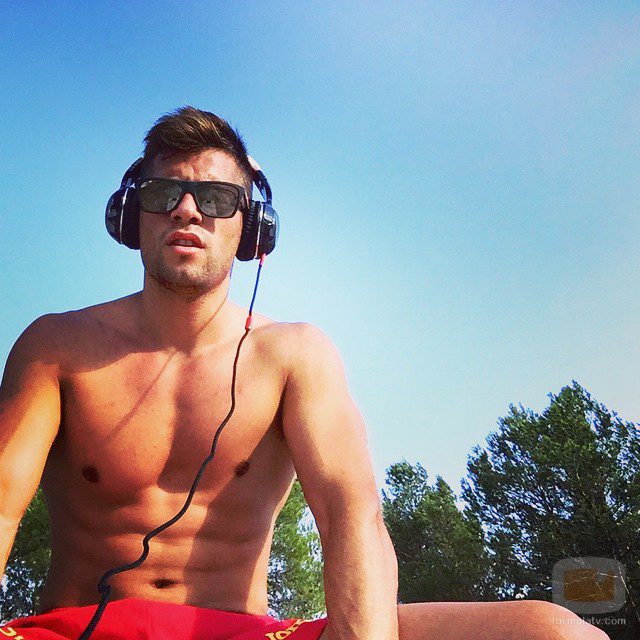 Albert Álvarez ('MYHYV') sin camiseta