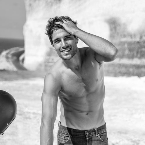 Jaime Astrain, nuevo colaborador de 'El chiringuito de Jugones', sexy en blanco y negro