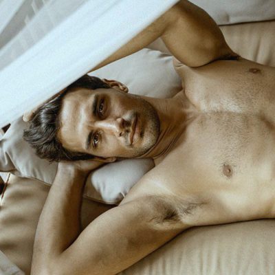 Jaime Astrain, nuevo colaborador de 'El chiringuito de Jugones', posa sensual
