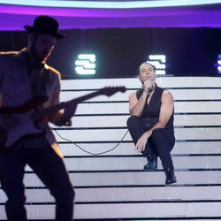 Miquel Fernández interpreta a Bono de U2 en la gala 7 de 'Tu cara me suena'