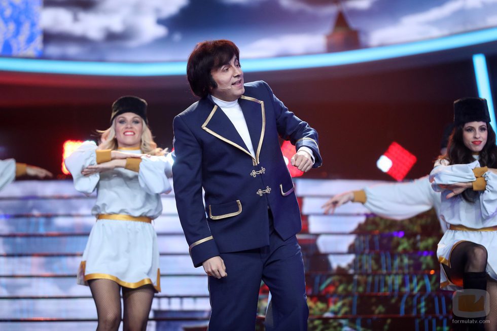Raúl Pérez es Georgie Dann en la gala 7 de 'Tu cara me suena'