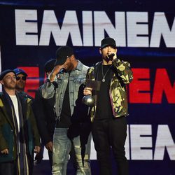 Eminen recoge su premio en los MTV EMAs 2017