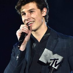 Shawn Mendes habla en los MTv EMAs 2017