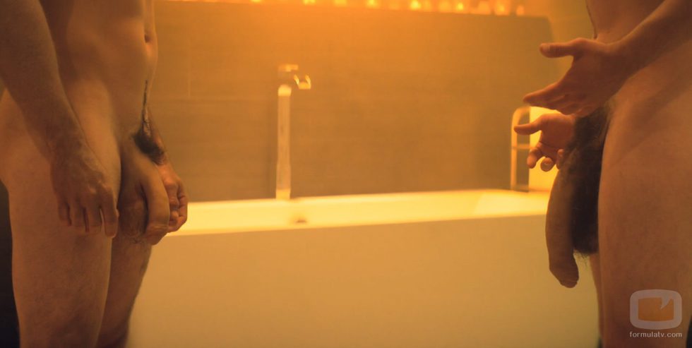 Josh Hutcherson desnudo completamente en 'Future Man'
