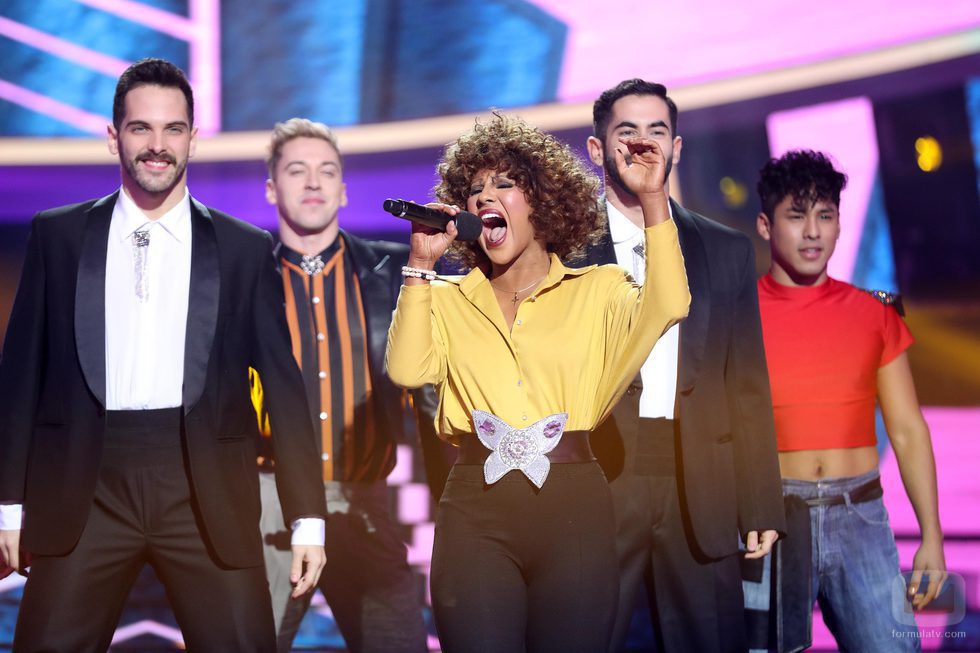 Lucía Gil se convierte en Whitney Houston en la Gala 8 de 'Tu cara me suena'