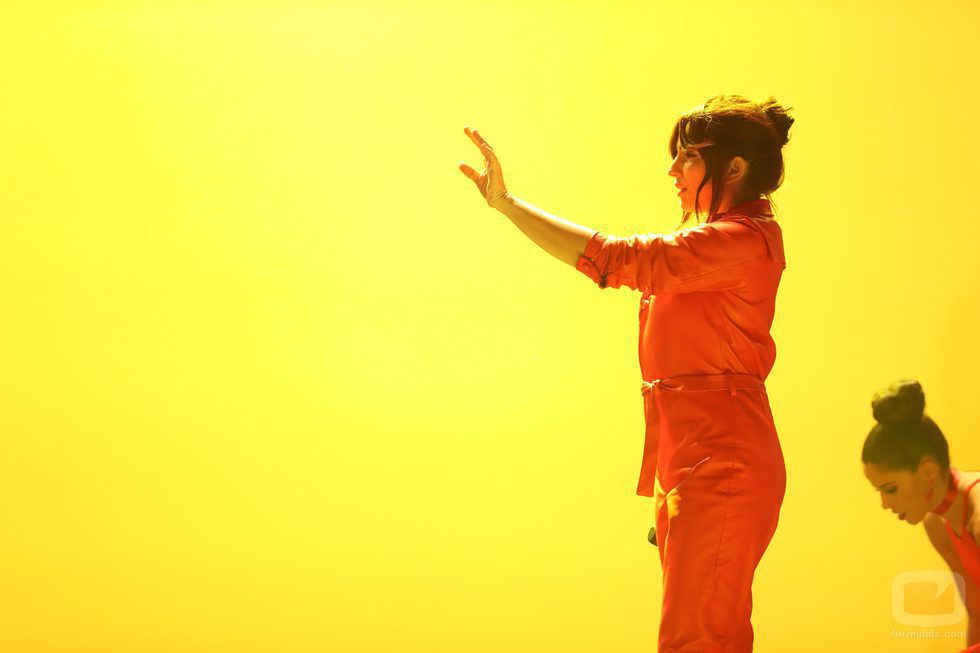 Lucía Jiménez es Camila Camello en la Gala 8 de 'Tu cara me suena'