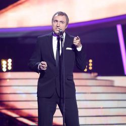 Raúl Pérez es Phil Collins en la Gala 8 de 'Tu cara me suena'