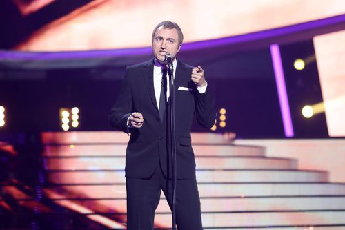 Raúl Pérez es Phil Collins en la Gala 8 de 'Tu cara me suena'