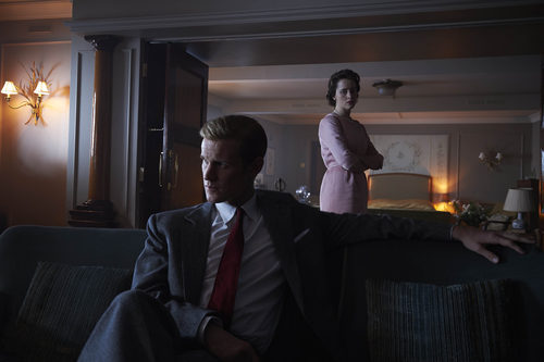 La reina Isabel II y su marido el príncipe Felipe, en la segunda temporada de 'The Crown'