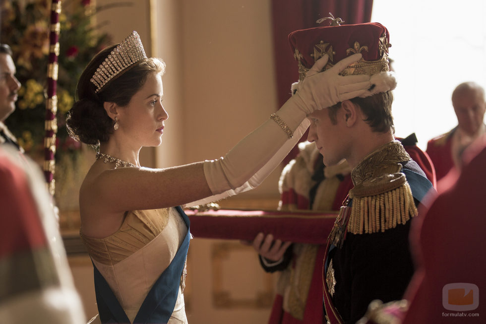 Isabel nombra Príncipe de Inglaterra a su marido Felipe, en la segunda temporada de 'The Crown'