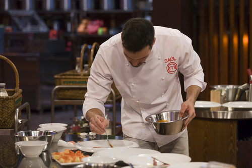 Saúl Craviotto emplatando en el duelo final de 'MasterChef Celebrity 2'