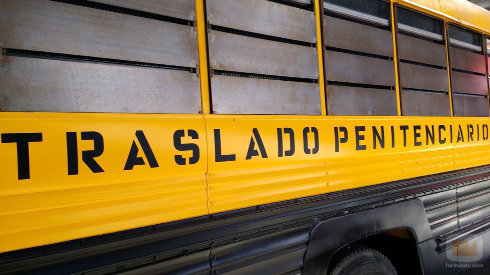 Autobús del traslado penitenciario de la tercera temporada de 'Vis a Vis'