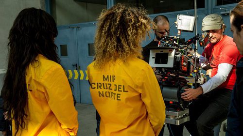 Berta Vázquez y Alba Flores en el rodaje de la tercera temporada de 'Vis a vis'